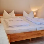 Ferienhaushaelfte 