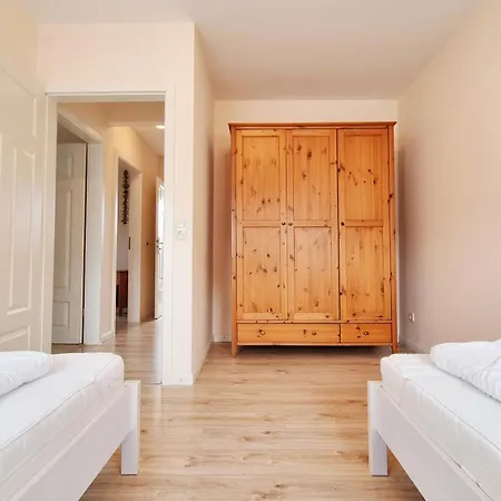 Holiday home Ferienhaushaelfte 